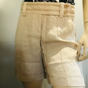 NWT.Bebe RBBN WB Scooter Short. Dress. 4 packets Color Beige. Size 2.